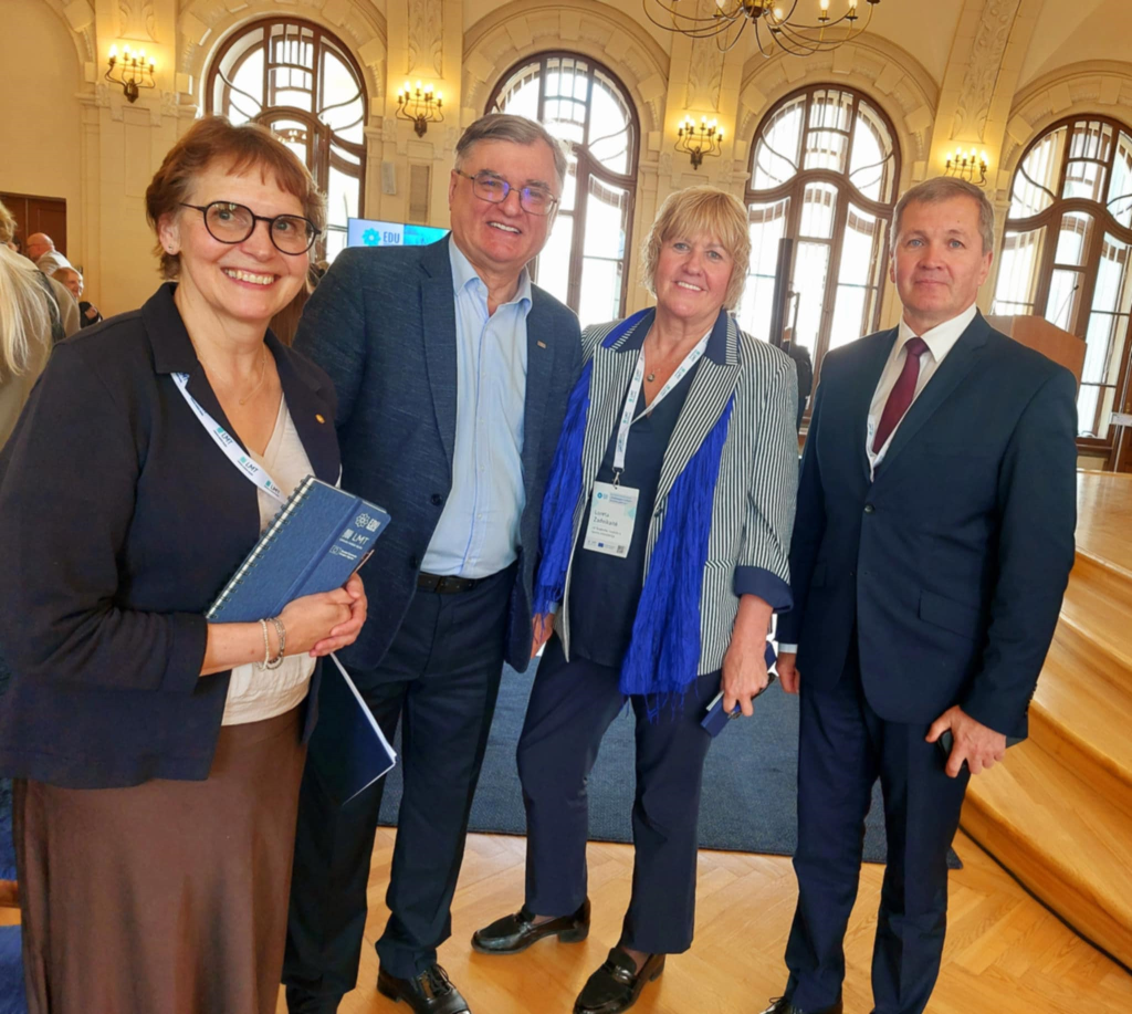 52124d45-6249-4de4-b9f8-707cd0179ab8